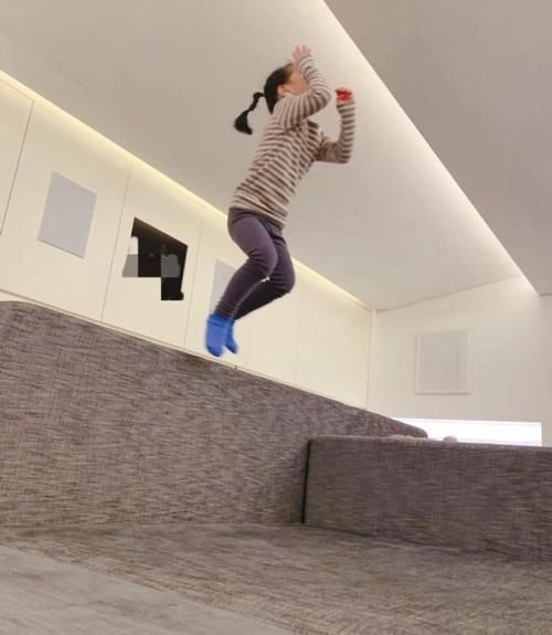  [当妈]有种意外叫再次当妈的张子萱，和之前照片进行对比后，我没看错吧？