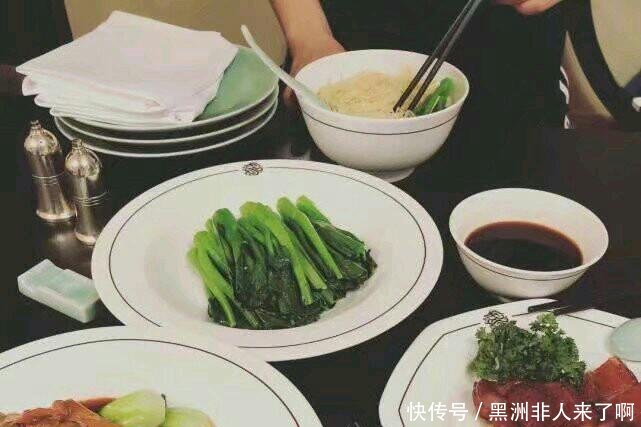 罗晋唐嫣分手谣言满天飞, 女方晒美照一个表情意外暴露感情现状