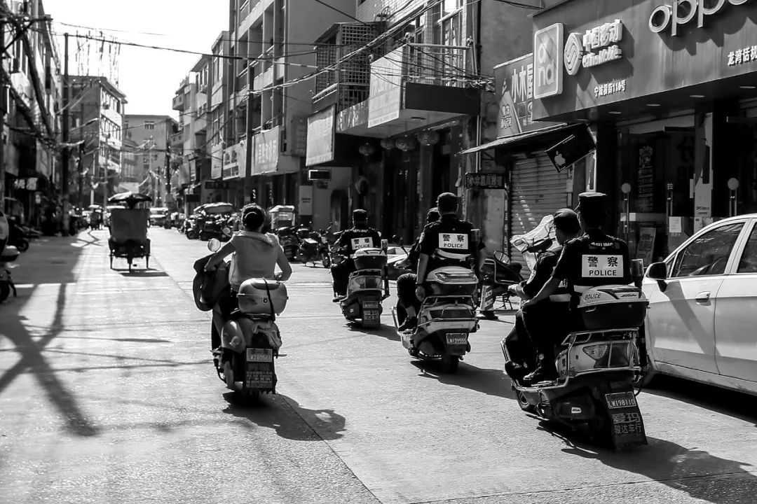 摄影家进警营 | 跟“警”脚步，领略海滨派出所的“黑白世界”