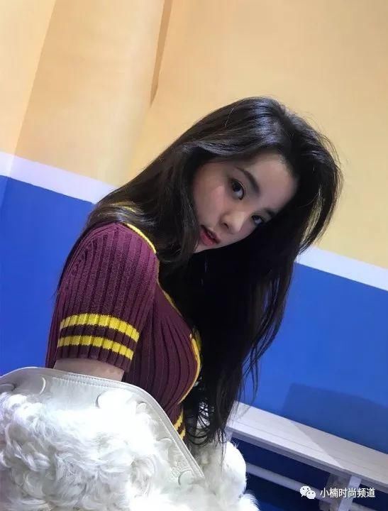 无敌长腿先开外挂！一览隐藏版鞋头欧阳娜娜的球鞋女孩穿搭术！