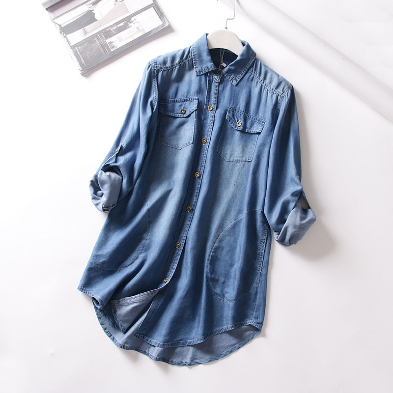 丰满的女生穿打底衫，清爽漂亮，尽显好身材太迷人