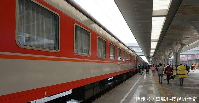 中国最“不靠谱”的火车站自己的火车站，却还要坐大巴回家