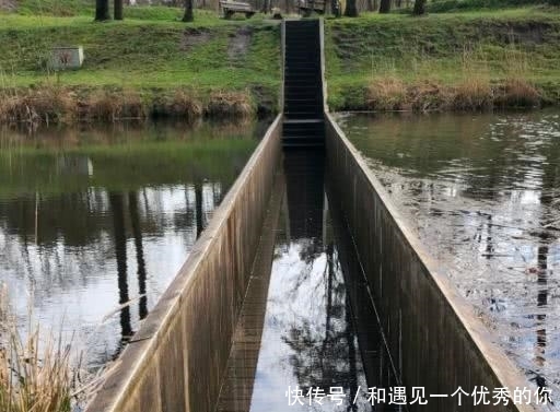 世界上最“乌龙”的桥:工人拿反了图纸,完工后成为著名景点