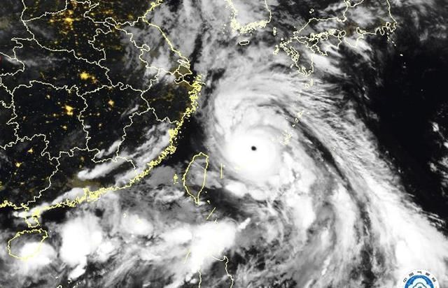 13号玲玲最后“绝唱”?120毫米大暴雨,15号法茜最强时靠近日本