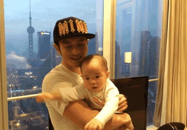 黄晓明被卷入商业案件，黄毅清澄清是网友仇富，黄晓明感激不尽