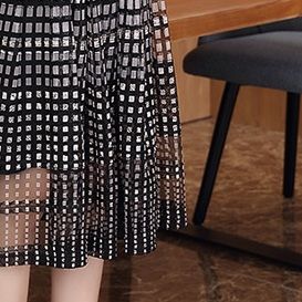 被同事身上“欧货裙”美到了，太迷人了，刷爆卡也要买5件