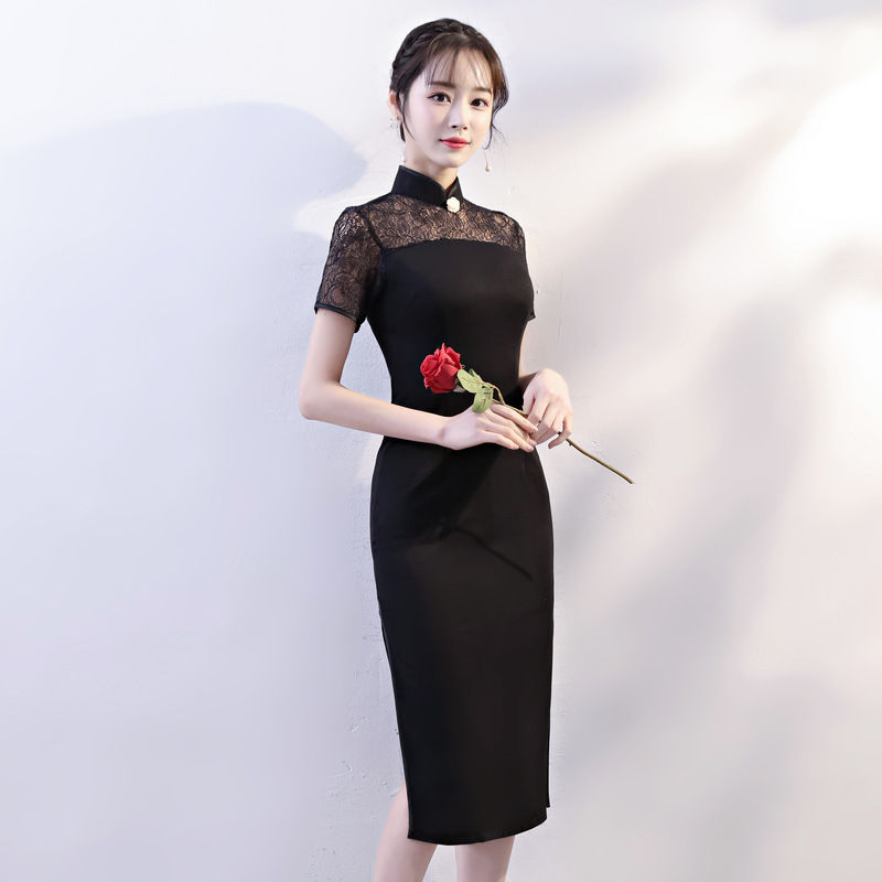 有一种美叫“旗袍”，立秋已到，42岁老婆穿旗袍，简直美若天仙