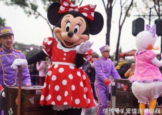 我国最“霸道”景区,一个包子售价35元,喝过的水不可带进景区