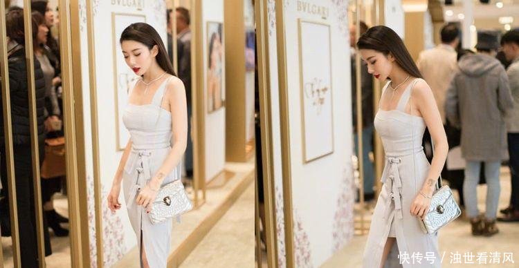 程晓玥真会玩, 穿超短裙亮相, 2万5高跟却裹了一层塑料袋!