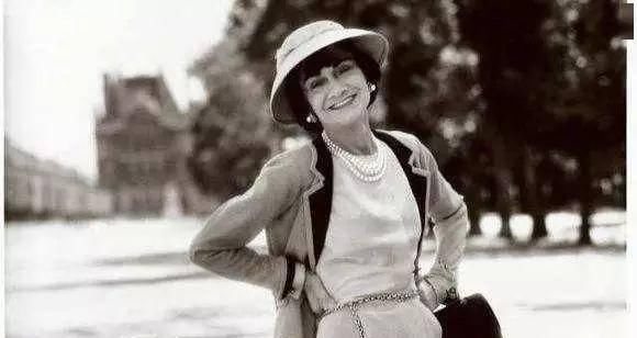  『时装画技法』时装系统里最难穿的一种类型——西装，在大牌设计师手下是如何被重塑？