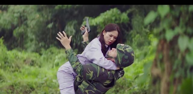 玄彬爱的迫降身份曝光