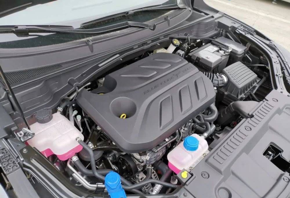  「成本」静态体验长安uni-t：高成本运动跨界车，哪一款95不喜欢