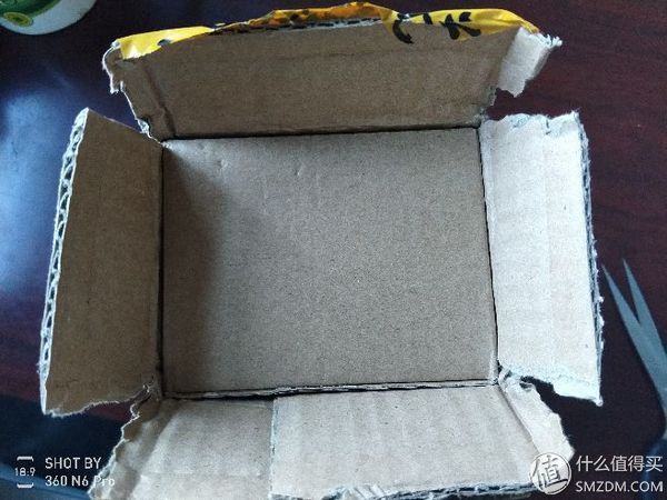 开箱晒物 篇二:不专业的飞科fs372电动剃须刀开箱晒物