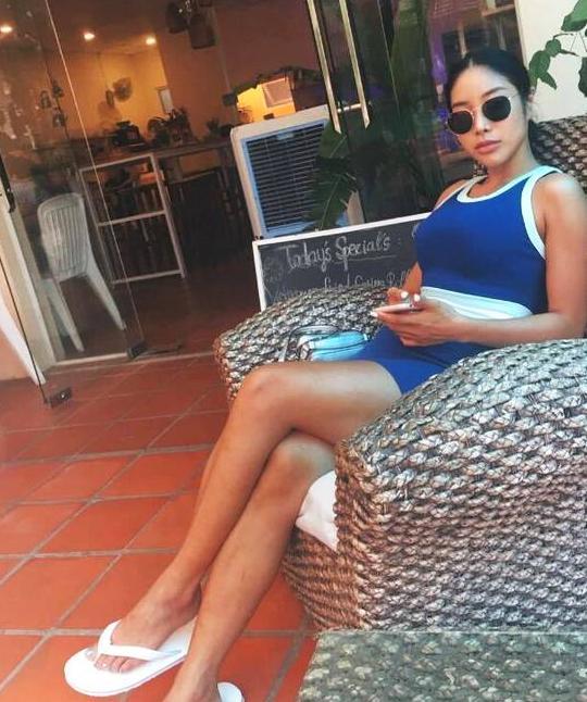 健身女神秀身材，S型曲线性感迷人，尽显女性成熟魅力！