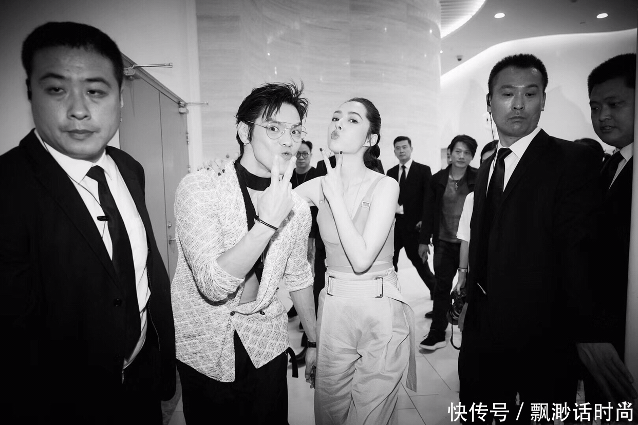 【 向佐】向佐丝巾配西装却有点“娘”，郭碧婷吊带背心配阔腿裤性感霸气