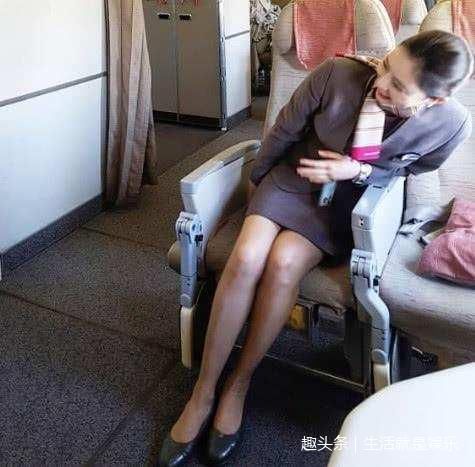 近30岁空姐, 依旧保持令人羡慕的身材, 网友纷纷求“艳遇”