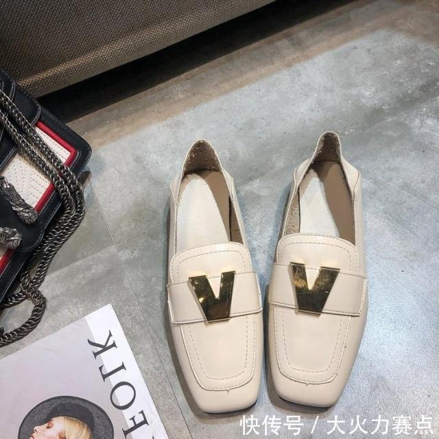 今年流行的百搭款鞋