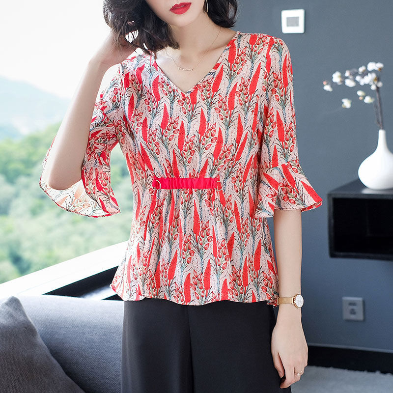 70后女人若不差钱，建议穿这小衫+棉麻裤，美的让男人挪不开眼