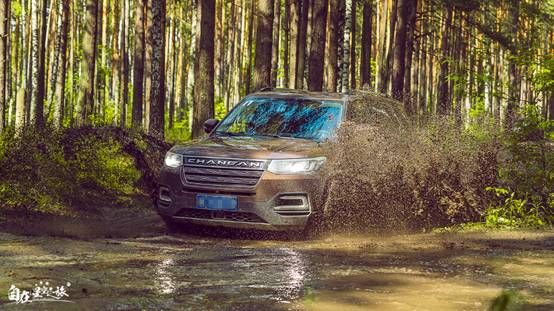 世界杯激战正酣,长安CS家族在俄罗斯点燃夏日