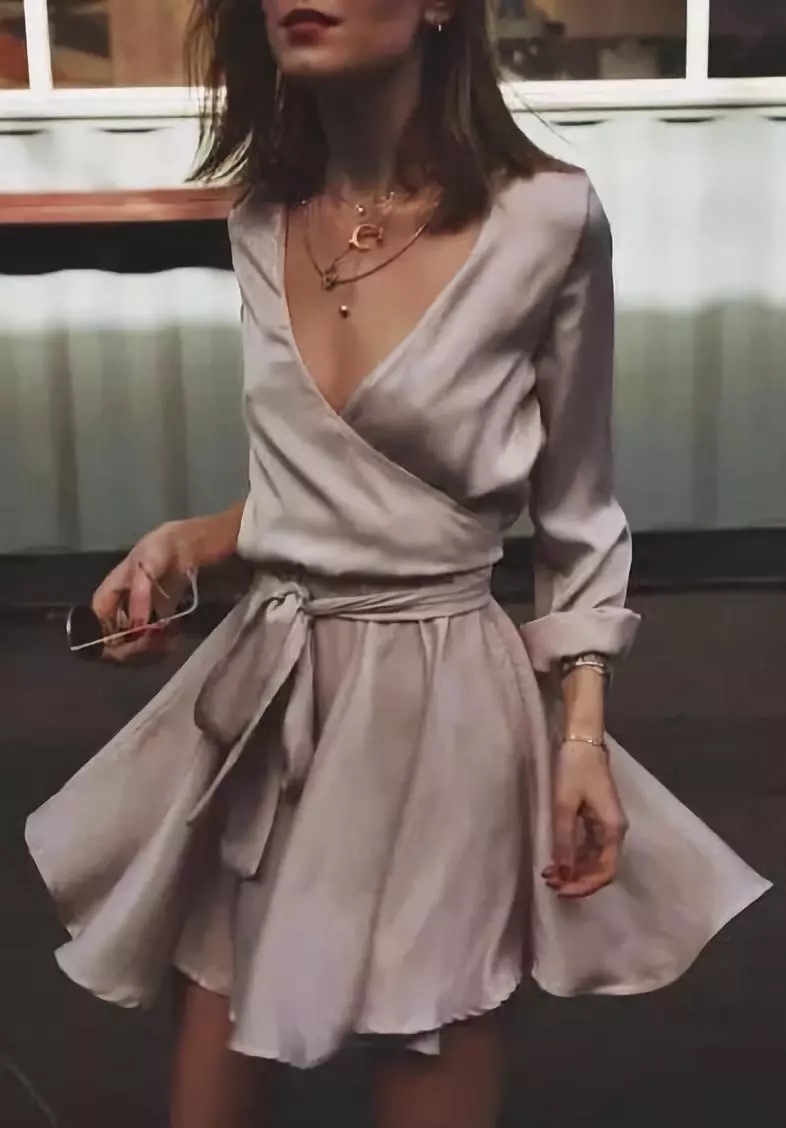 大胸这样不显胖,小胸这样才迷人,“微乳时尚”已经风靡全球