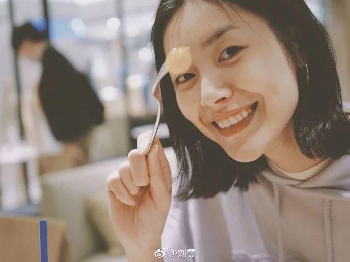 围观| 不用美颜照样美翻，为啥刘雯的夏天妆容就能这么持久?