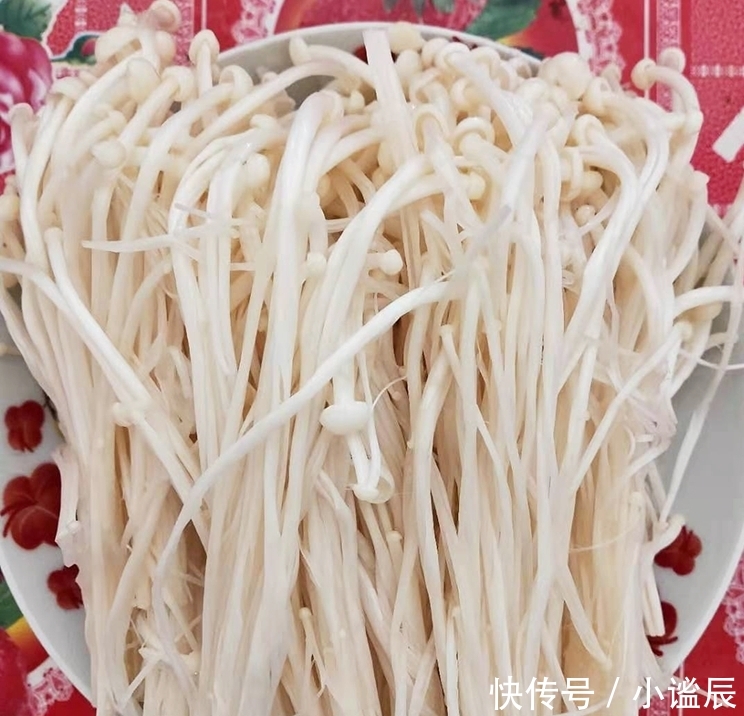 『变细』西红柿和它一起煮,隔三差五吃,美白淡斑排宿便,腰肢变细了