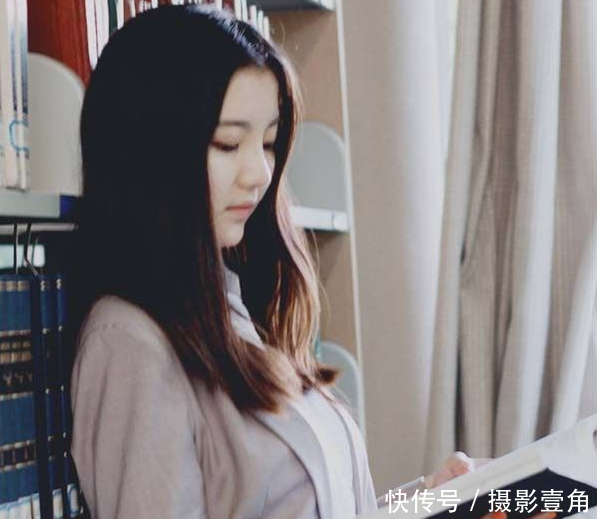 清纯校花丁婷婷被称为美貌与智慧的合体女神