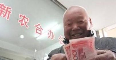  「医保」给父母买新农合好还是职工医保好，这几个要点需明白