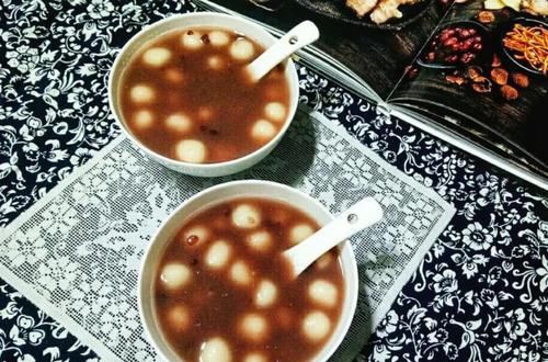  #奶茶#比奶茶好喝百倍的红豆丸子，香甜软糯，热乎暖胃，喝一次就忘不了