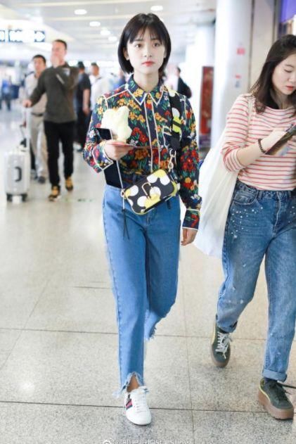 沈月机场终于穿高跟鞋，又瘦又美，总算相信她身高160cm体重90斤