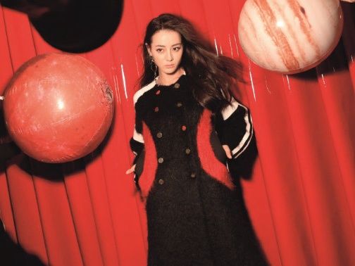 迪丽热巴新剧这件火了,全网都在找同款,这颜色不要太梦幻