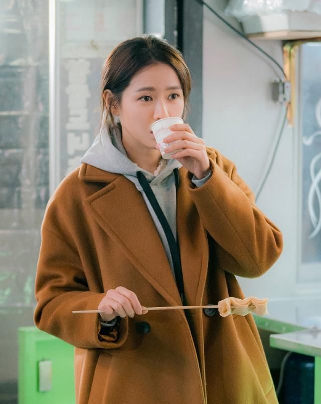  【气质】“大龄女生”有这3种打扮抓紧改掉,显老没气质,男人也不喜欢
