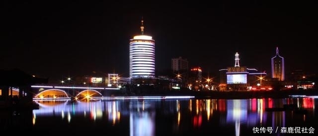  济南■山东最大的城市，就算济南吞并莱芜也不敌，还相当于2个烟