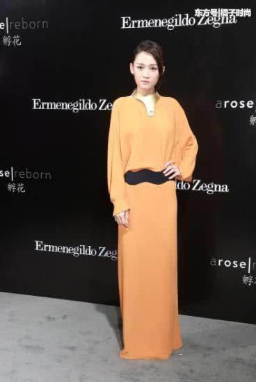 陈乔恩穿橘色长裙似大妈，造型一言难尽，网友：难怪输给了林心如