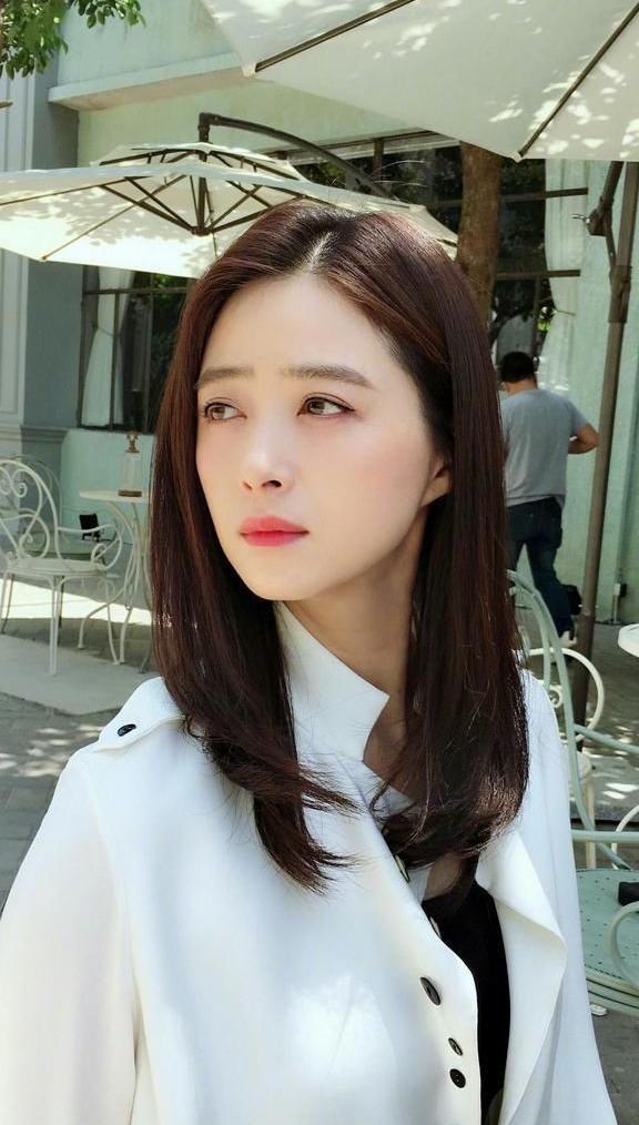 我不相信这是蒋欣，减肉速度太快，现在的她真是美哭了！