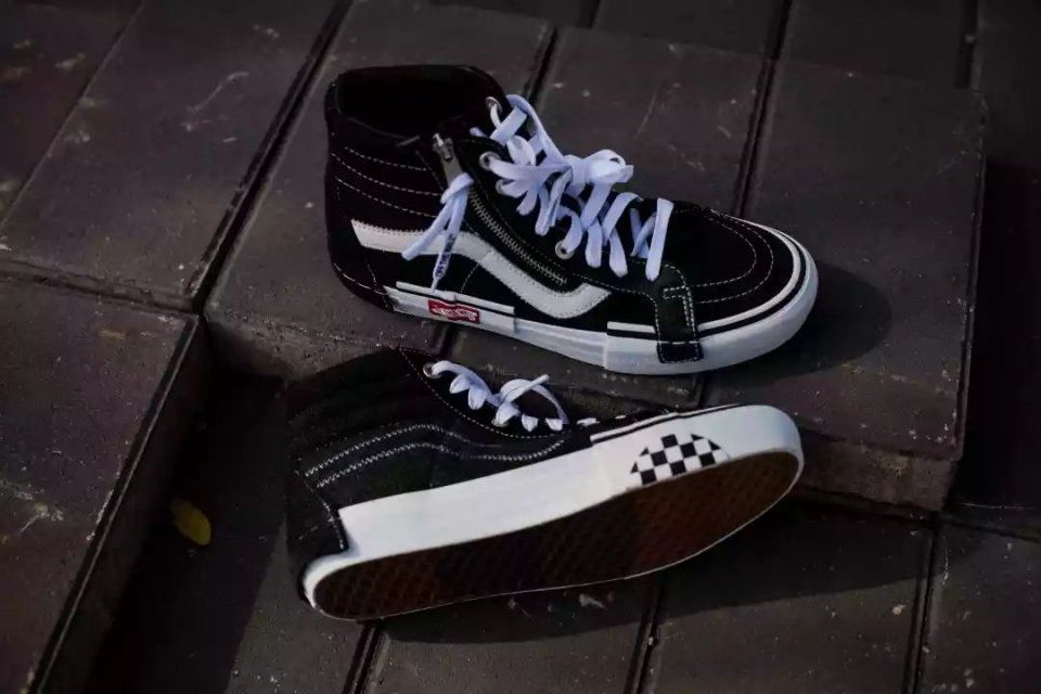 Vans “解构”新品今日发售!重新拼贴后身价竟翻了不止 5 倍