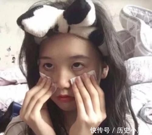 『鸡蛋』鼻子上挤出“白色条状物”?学会这3招,或与“草莓鼻”说拜拜呦!