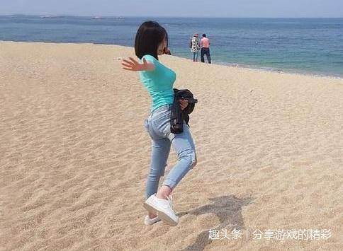 穿紧身牛仔裤的美女，小姐姐咋穿咋好看