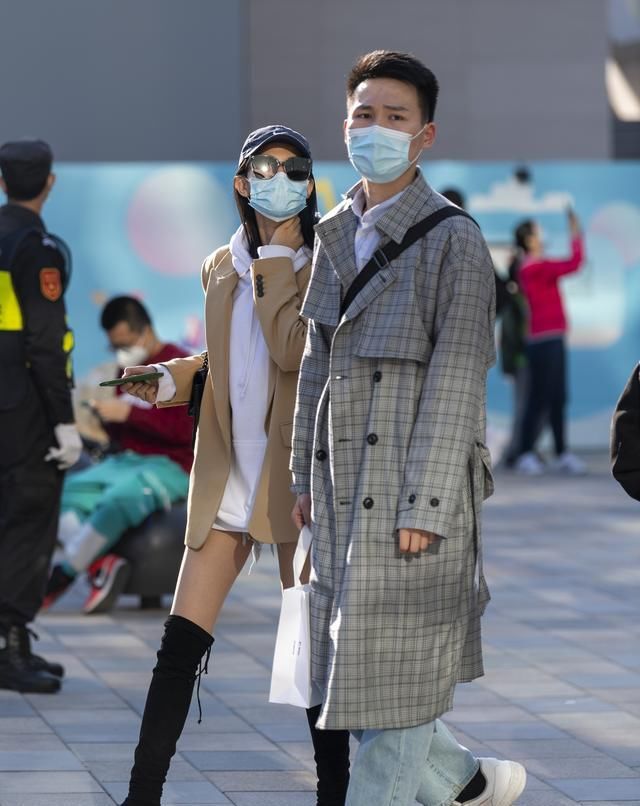  『服装』小姐姐的换装秀,你最喜欢她穿哪套服装呢?