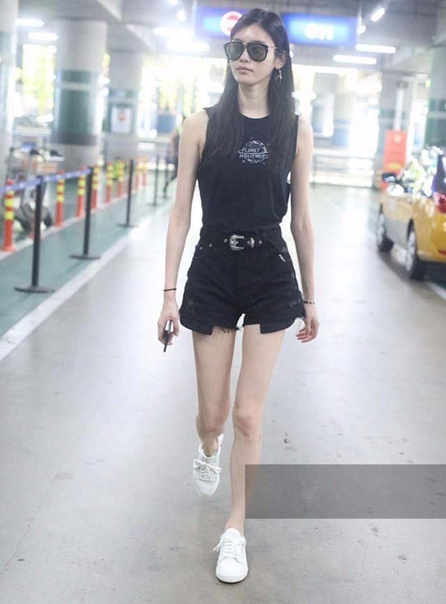 奚梦瑶这身高才49公斤，难怪怎么穿都性感，身上一点赘肉都没有!