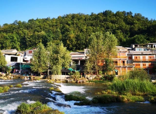 中国最迷人的古村，房屋不见一砖一瓦，被称为“石头王国”