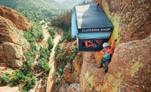两个开在悬崖上的商店！其中一个在中国，物价亮了！