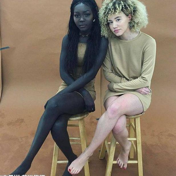 黑人女子肤色纯黑不惧嘲笑，坚持做模特，被人称黑夜女王！