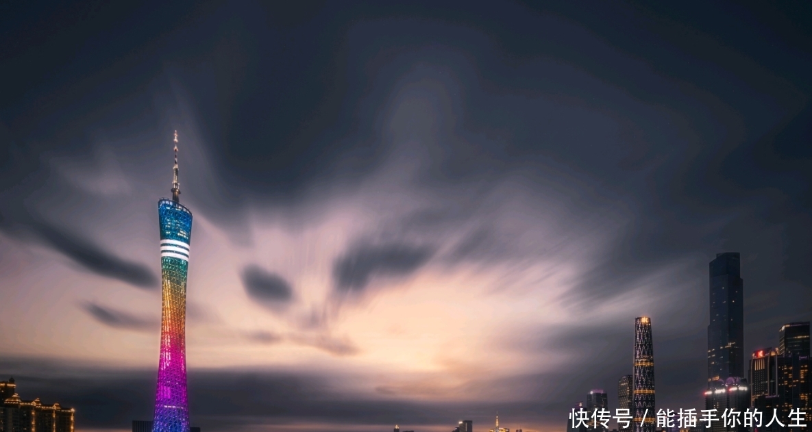  都会@为何摩天高楼顶端，都会挂着一个重达百吨的球？看完你就明