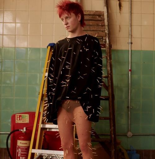 让人实在难以接受的衣服,第2件远看性感,近看却让人“头皮发麻”!