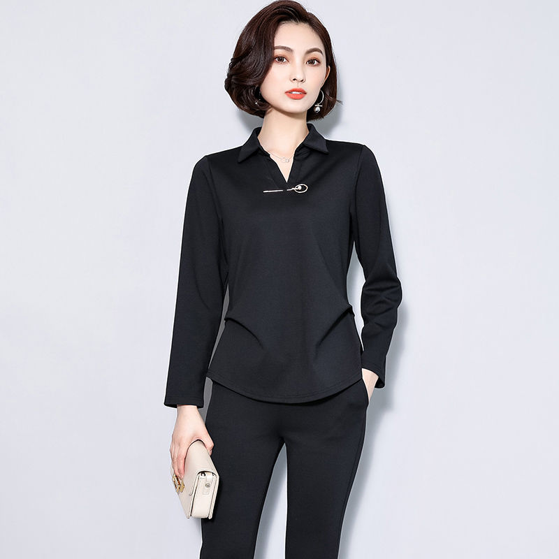 是时候和连衣裙拜拜了，今年这样套装才时髦有型，连背影都美炸了