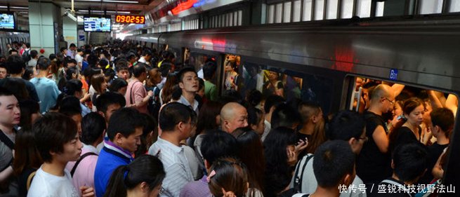 二线城市中地铁最拥挤的城市，拥挤程度中国第二比北京还挤