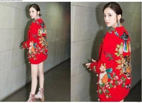 古力娜扎又搞事情！全身只穿一件灰色卫衣，网友：看到腿后沉默了