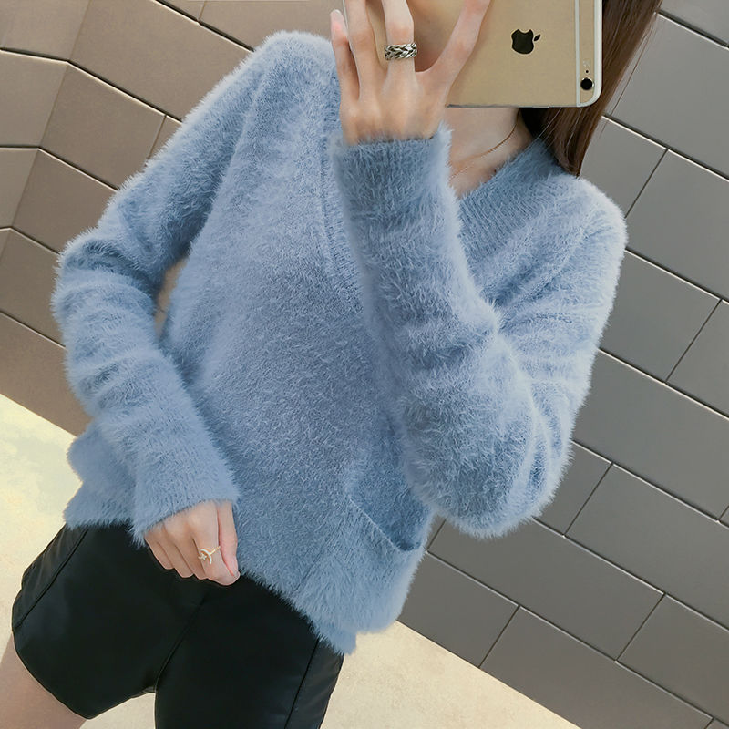 国庆别穿裙子了，毛衣+小脚裤才是最佳选择，时髦减龄美极了