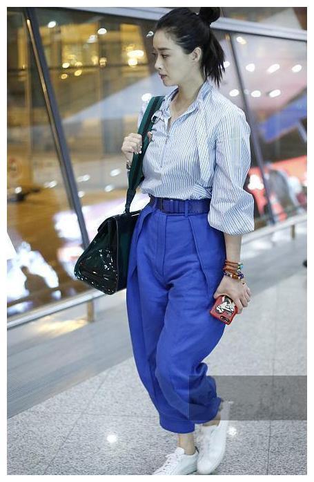 110斤蒋欣对比180斤郑欣宜同穿阔腿后，网友称微胖不用减肥